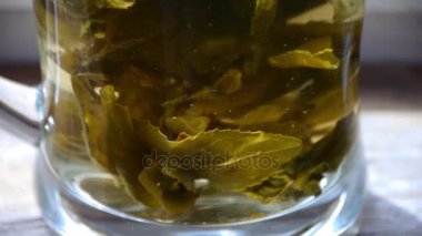 güneş ışığı altında çay.