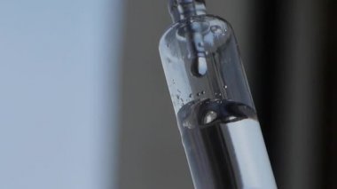 Yakın çekim, intravenöz damla şişe Kliniği.