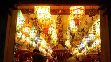 Çin-Eyl 12, 2016:golden Fener Salonu gece, turist kroki, shanghai Çin.