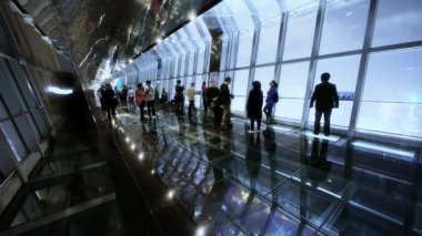 Çin-Eyl 12, 2016:people, gezi hall, modern Cam bina Inter.