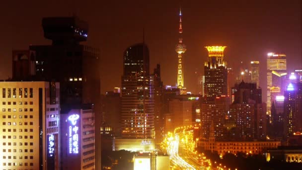 Kína-szeptember 12, 2016:time megszűnik a forgalmas városi nehéz csúcsforgalomban jam éjjel, modern épület. — Stock videók