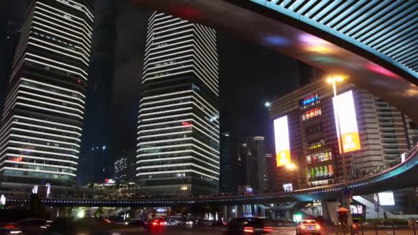 Kina-sep 12, 2016:time förfaller lätta spår av bilar under överfart & skyskrapa, shanghai, Kina. — Stockvideo