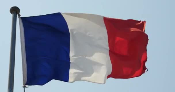 4k Frankreich Flagge flattert im Wind. — Stockvideo