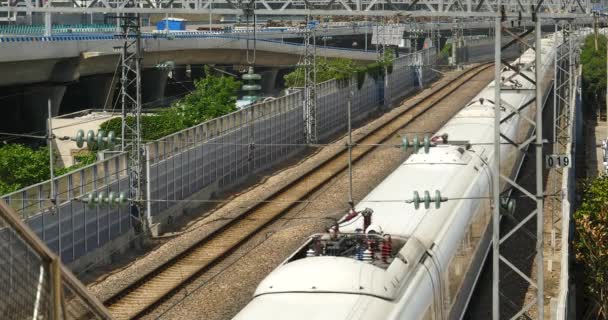 4k figyelmen kívül hagyja a nagy sebességű vasúti lassan húzza ki az állomás. — Stock videók