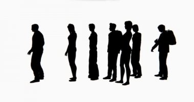 4 k grup insanlar siluet yerinde bekliyor.