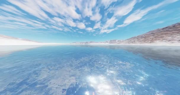 4 k 구름 질량 빛 호수 표면 및 눈 산에 압 연. — 비디오