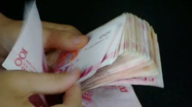 Çin-Eyl 08, 2017: para Rmb sayma.