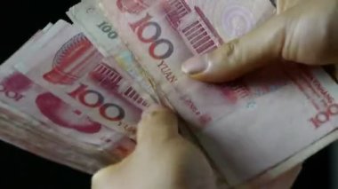 Çin-Eyl 08, 2017: para Rmb sayma.