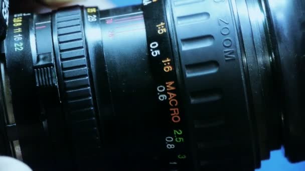 Manually adjust camera lens. — Stock Video