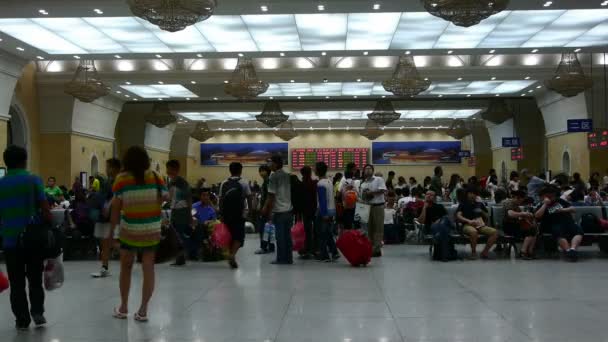 China-Sep 08,2016: The waiting hall of train station, Chinese of China . — стоковое видео