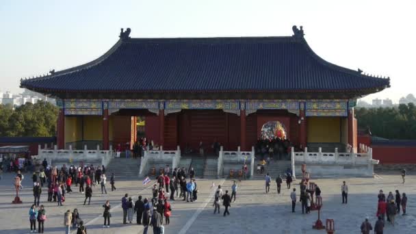 China-Sep 08,2016: Los turistas visitantes en el templo de la Ciudad Prohibida, Palace.China arquitectura antigua — Vídeo de stock