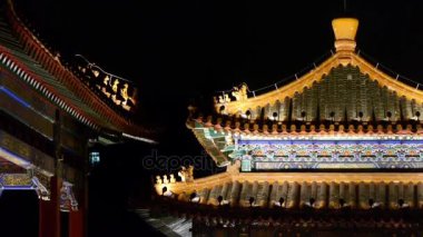 Çin Pekin antik mimari pavyonlar geceleri.