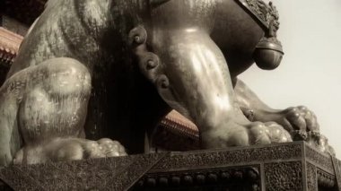 Çin antik royal bronz aslan.
