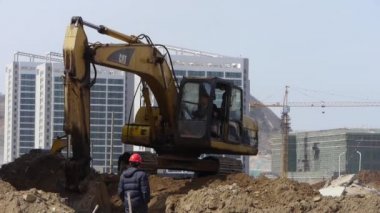 Çin-Eyl 08, inşaatta çalışan 2016:Excavator.