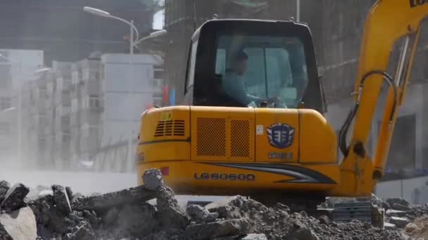 Cina-Set 08,2016: Escavatore che lavora in cantiere . — Video Stock