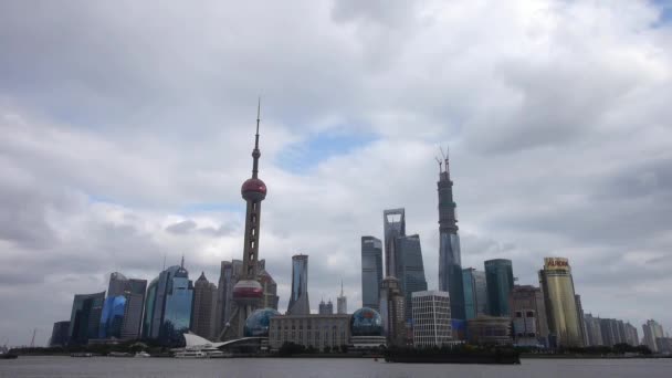 Chiny-wrzesień 08, 2016:time widokiem na panoramę Szanghaju upływ, pudong Lujiazui centrum finansowe. — Wideo stockowe