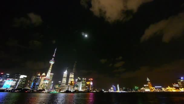 China-Sep 08,2016: shanghai at night, Brightly lit world economic center building . — стоковое видео