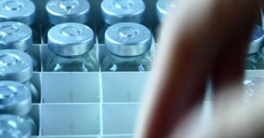 4k enjeksiyon şişe box.medical sağlık hastane donanımları ekleyin ve şişe ilaç.
