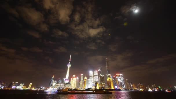 China-Sep 08,2016: time lapse Shanghai bund di notte, illuminato in modo luminoso centro economico mondiale edificio . — Video Stock