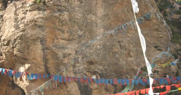 Bandera de oración 4k en lhasa, Tíbet . — Vídeo de stock