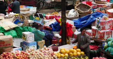 Çin-Eyl 08, 2016:4 k Shangri-La yunnan Çin pazarında büyük meşgul çiftçi.