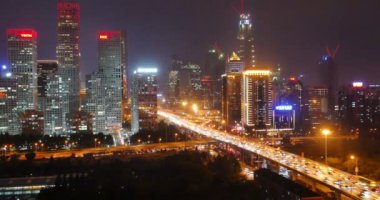 Çin-Nis 08, 2017:4 k, timelapse, Beijing merkezi iş bölgesine, gece boyunca yoğun trafik.