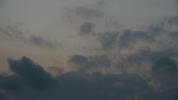 De dekking van de wolken hemelachtergrond. — Stockvideo