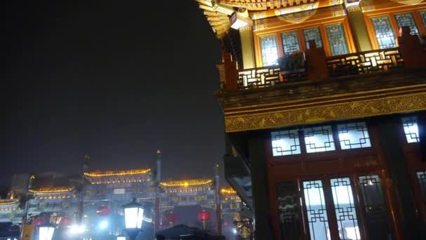 Κίνα-Σεπ 08, πλήθος 2017:timelapse τα πόδια σε Κίνα Πεκίνο νυχτερινή αγορά, ρετρό αρχαία κατάστημα. — Αρχείο Βίντεο