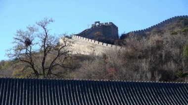 Dağ zirvesindeki Çin Seddi, Antik Çin mimarisi, Sonbaharda kale.