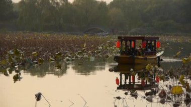 Çin-Eyl 08, gün batımı Nehri üzerinde yelken 2017:boat.