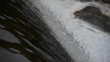 şelale baraj, dağ Tai shan üstten görünüm.