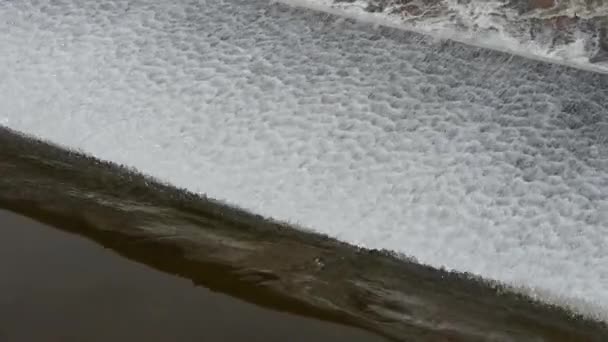 댐, 산 Tai shan에서에서 폭포의 상위 뷰. — 비디오