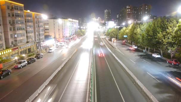 Timelapse αστική κυκλοφορία τη νύχτα. — Αρχείο Βίντεο