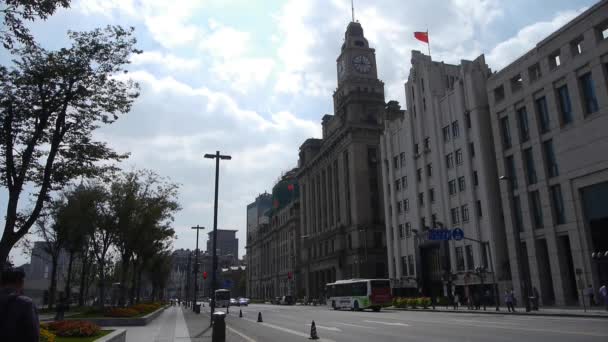 中国-10月 122017: 上海外滩交通, 老商业大厦. — 图库视频影像