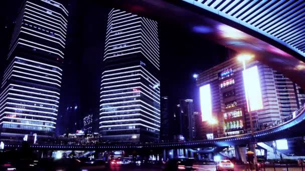 Time lapse ljus vandringsleder av bilar under överfart & skyskrapa, shanghai, Kina. — Stockvideo