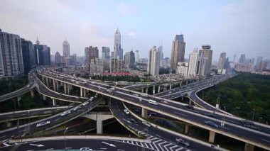 zaman atlamalı, ağır trafik otoyol kavşağı, Shanghai manzarası havadan görünümü