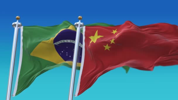 4k Brasil sem costura e China Bandeiras com fundo azul céu, BRA BR CHN CN . — Vídeo de Stock