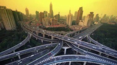 zaman atlamalı, ağır trafik otoyol kavşağı, Shanghai manzarası havadan görünümü