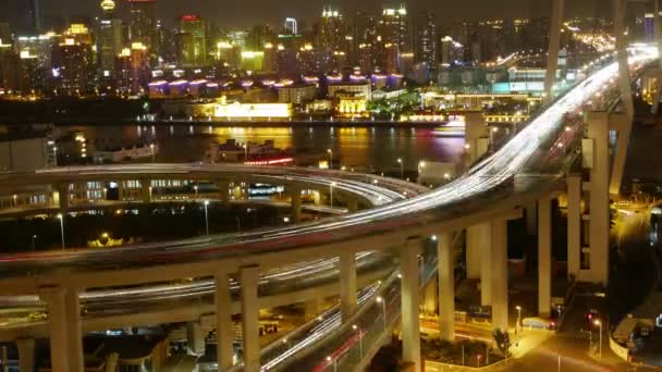 4k-Time lapse of traffic lights trail & vehicles on shanghai overpass bridge. — Vídeos de Stock