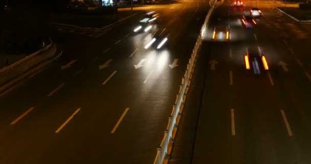 Tráfego noturno 4k em uma cidade urbana, China estrada estrada rua timelapse . — Vídeo de Stock
