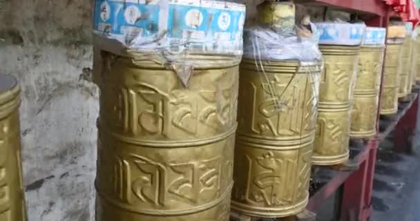 4 k 티베트 인 불교 기도 바퀴, 라싸를 회전 설정. — 비디오