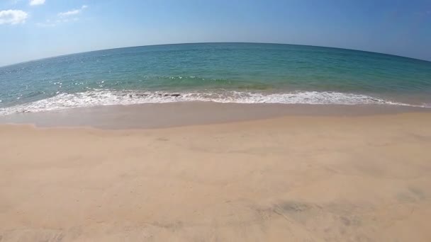 4k Tropical plage vierge et mer, Thaïlande . — Video