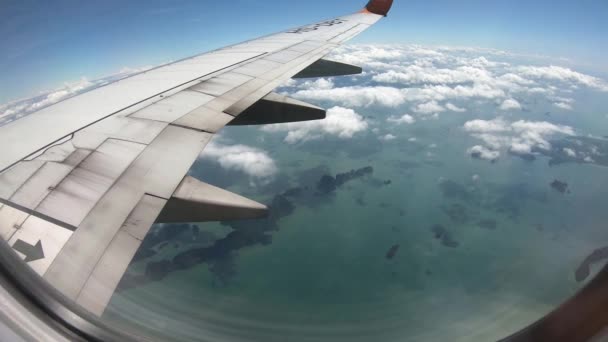15.2.2020: 4k Blick auf Phuket und den Archipel aus dem Flugzeug, Thailand. — Stockvideo