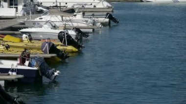 qingdao şehri olimpik yelken Merkezi, tsingtao iskelede su yat.