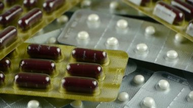 İlaç kapsülleri, ilaçlar, antiviral.