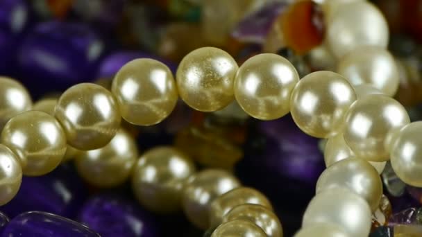 Pearl necklace,gorgeous gemstones jewelry. — Stock Video