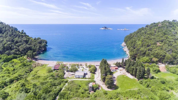 Adriyatik kıyı şeridinin hava fotoğrafı 