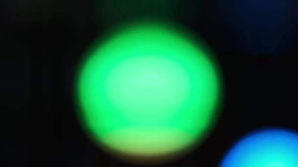 Flerfärgad Oskärpa Defocused Lyser Blinkande Digitala Ljus Röd Blå Grön — Stockvideo