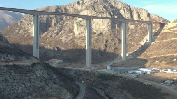 Zdjęcia Lotnicze Budowy Pierwszej Drogi Ekspresowej Czarnogórze Autostrada Autobahn Między — Wideo stockowe