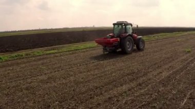 Traktör alan çiftçilik. Hasat. Havadan görüntüleri. 